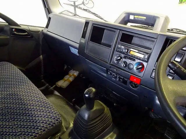 いすゞ エルフ 2RG-NPS88AR(4WD)の写真9