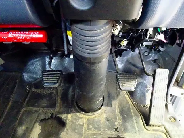 いすゞ エルフ 2RG-NPS88AR(4WD)の写真15