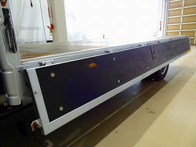 荷台内寸:436×208×38 三方開 左右セイコーラック リアアオリ内鉄板張り リアアオリチェーン2個 前立て鳥居左右角出し/枕木取付(ボルト止め脱着可)|いすゞ エルフ 2RG-NPS88AR(4WD)の写真27