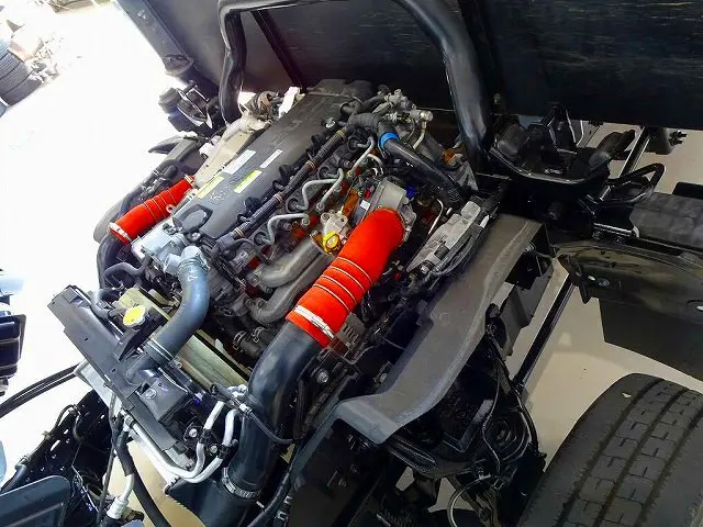 エンジンルーム|いすゞ エルフ 2RG-NPS88AR(4WD)の写真33