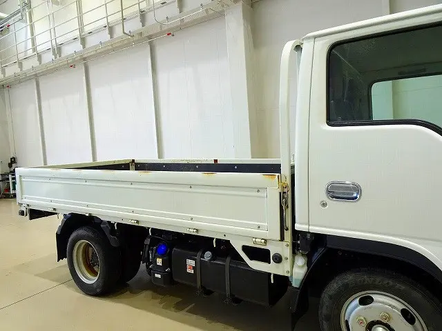 いすゞ エルフ 2RG-NJR88A(2WD)の写真20