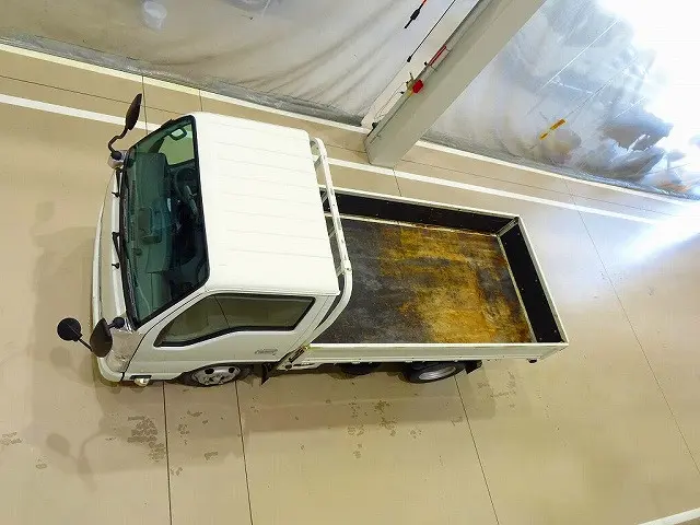 いすゞ エルフ 2RG-NJR88A(2WD)の写真26
