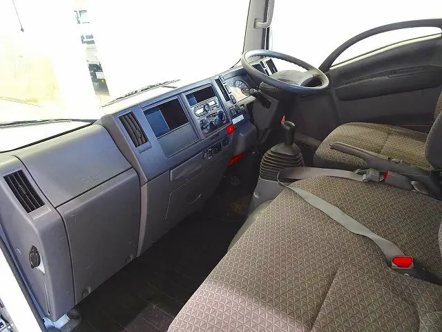 いすゞ エルフ TRG-NLR85AN(2WD)の写真7