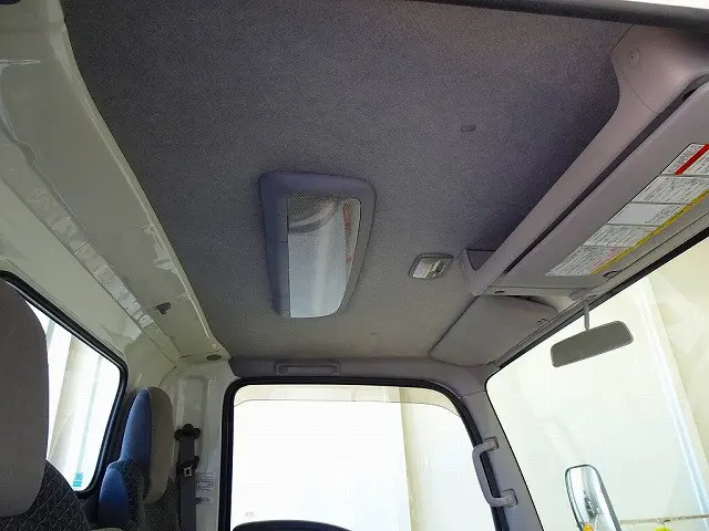 AC　PS　PW　SRS　ABS　キーレス　左電格ミラー　ラジオ　ターボ　排気ブレーキ　坂道発進補助装置　アイドリングストップ　フォグランプ　トラクションコントロール　室内蛍光灯　ハイキャブ|いすゞ エルフ TRG-NLR85AN(2WD)の写真7