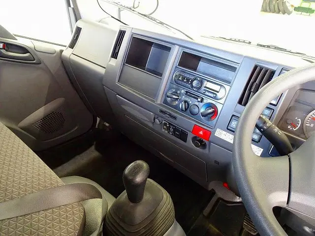 いすゞ エルフ TRG-NLR85AN(2WD)の写真9