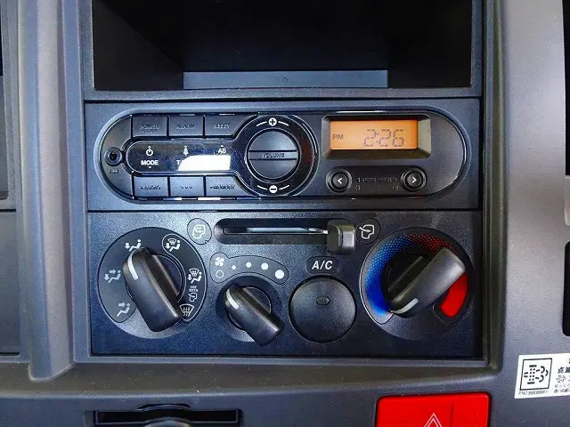 いすゞ エルフ TRG-NLR85AN(2WD)の写真12