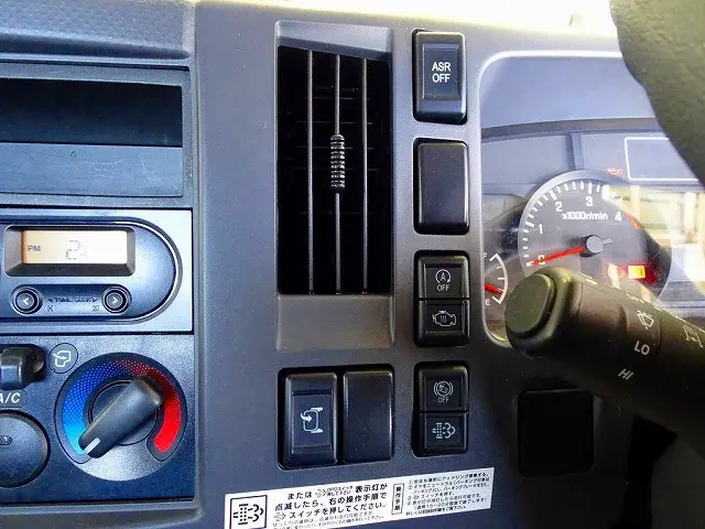 いすゞ エルフ TRG-NLR85AN(2WD)の写真13