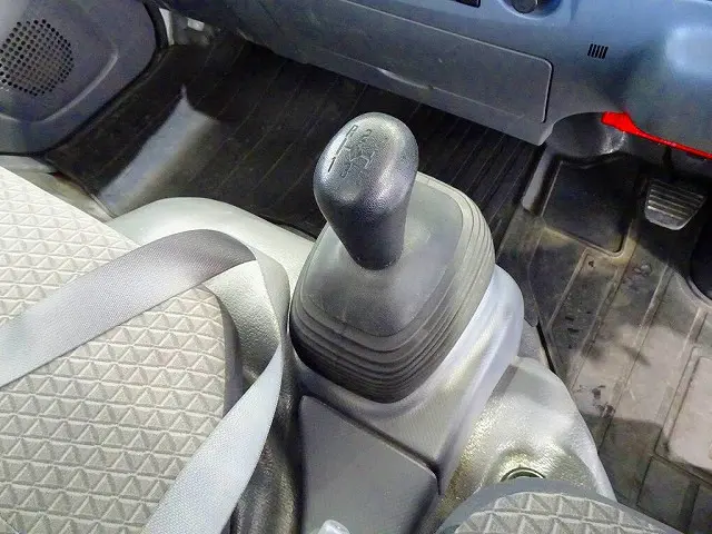 いすゞ エルフ TRG-NLR85AN(2WD)の写真15