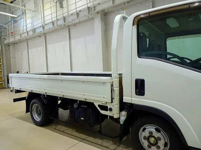 いすゞ エルフ TRG-NLR85AN(2WD)の写真21