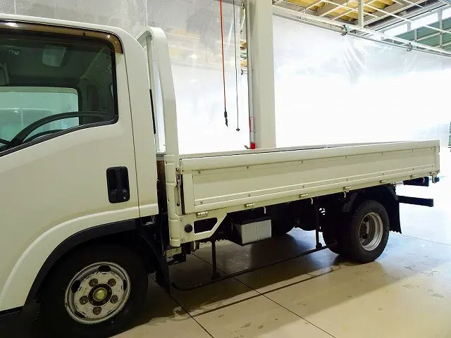 いすゞ エルフ TRG-NLR85AN(2WD)の写真22