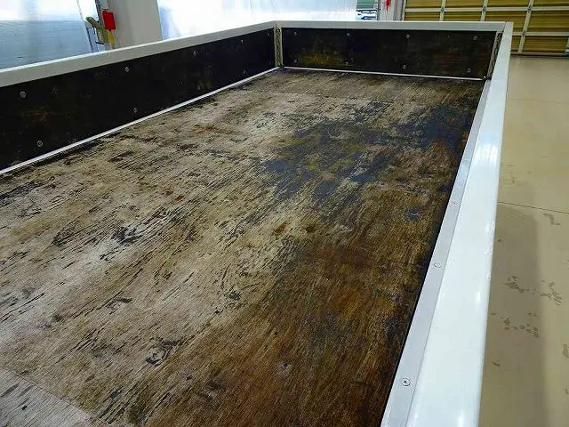 いすゞ エルフ TRG-NLR85AN(2WD)の写真26