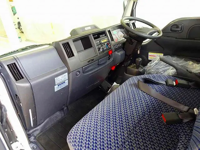 AC　PS　PW　SRS　ABS　キーレス　左電格ミラー/ヒーター　Bluetooth　ETC　ルームミラー式バックモニター　アドブルー　フロアAT　2ペダル|日産 アトラス 2RG-AHS88A(4WD)の写真7