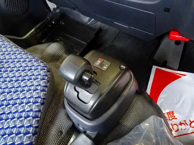 フロアAT　2ペダル|日産 アトラス 2RG-AHS88A(4WD)の写真15