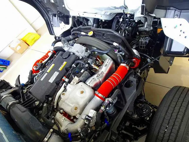 エンジンルーム|日産 アトラス 2RG-AHS88A(4WD)の写真33