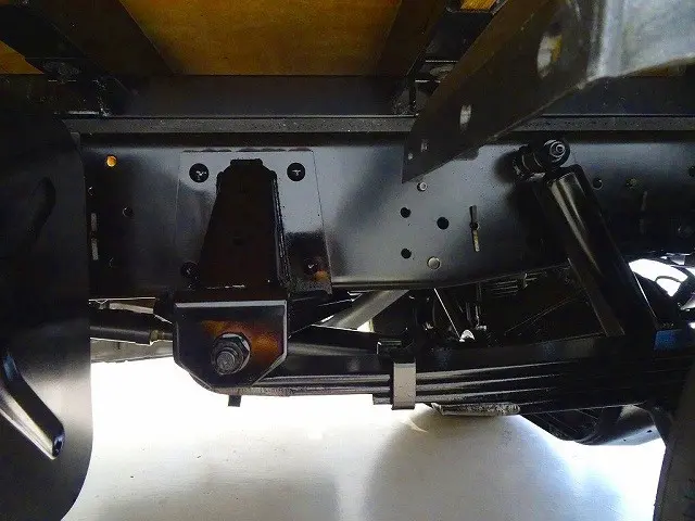 燃料タンク50L　シャーシは 錆止め/マフラー塗装 仕上げに力を入れています。|日産 アトラス 2RG-AHS88A(4WD)の写真37
