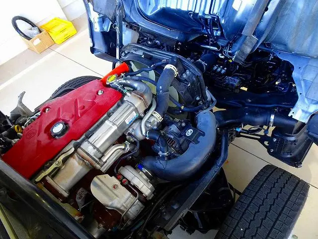 エンジンルーム|トヨタ ダイナ 2KG-XZU675(4WD)の写真33
