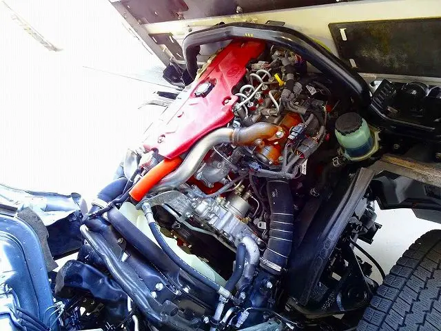 エンジンルーム|トヨタ ダイナ 2KG-XZU675(4WD)の写真34