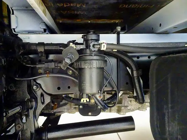 シャーシは 錆止め/マフラー塗装 仕上げに力を入れています。|トヨタ ダイナ 2KG-XZU675(4WD)の写真35