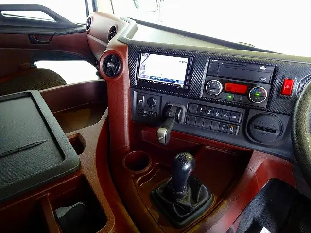 オートAC PS PW SRS ABS キーレス 左電格ミラー/ヒーター エアサスシート/肘掛け 社外ナビ/フルセグ/Bluetooth ETC バックモニター 左サイドカメラ ドラレコ|日野 プロフィア 2DG-FW1EHJ(8x4)の写真8