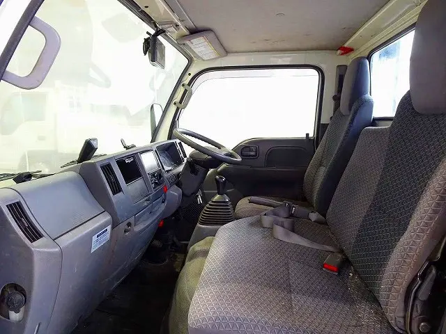 いすゞ エルフ TRG-NHS85A(4WD)の写真8