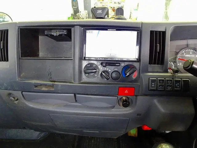 いすゞ エルフ TRG-NHS85A(4WD)の写真10