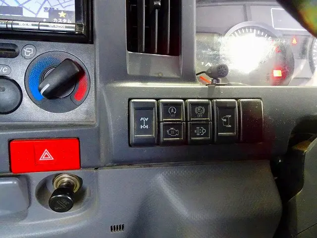 いすゞ エルフ TRG-NHS85A(4WD)の写真11