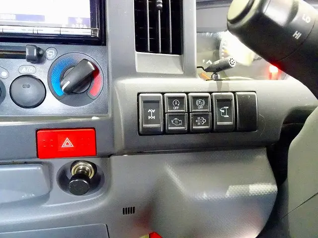 いすゞ エルフ TRG-NHS85A(4WD)の写真11