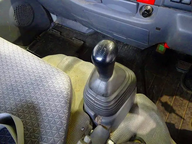 いすゞ エルフ TRG-NHS85A(4WD)の写真15