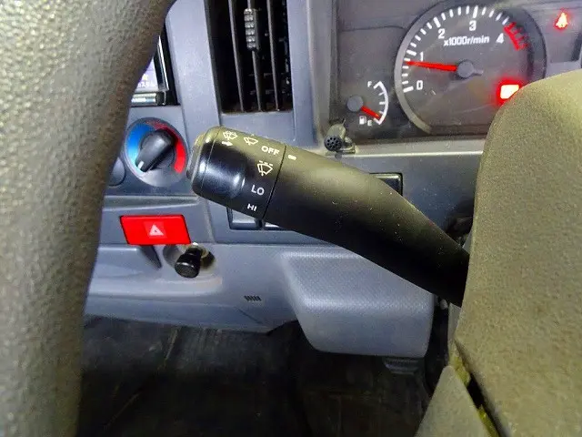 いすゞ エルフ TRG-NHS85A(4WD)の写真18