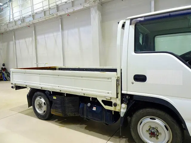 いすゞ エルフ TRG-NHS85A(4WD)の写真21
