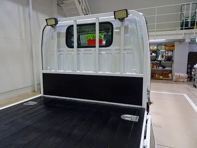 荷台内寸:310×162×36 三方開 床板二重張り 床埋め込みフック3対 リアアオリチェーン2個 鳥居左右LED作業灯2個|いすゞ エルフ TRG-NHS85A(4WD)の写真25