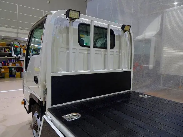 荷台内寸:310×162×36 三方開 床板二重張り 床埋め込みフック3対 リアアオリチェーン2個 鳥居左右LED作業灯2個|いすゞ エルフ TRG-NHS85A(4WD)の写真26