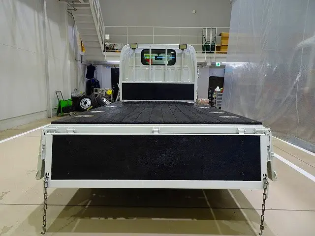 荷台内寸:310×162×36 三方開 床板二重張り 床埋め込みフック3対 リアアオリチェーン2個 鳥居左右LED作業灯2個|いすゞ エルフ TRG-NHS85A(4WD)の写真31
