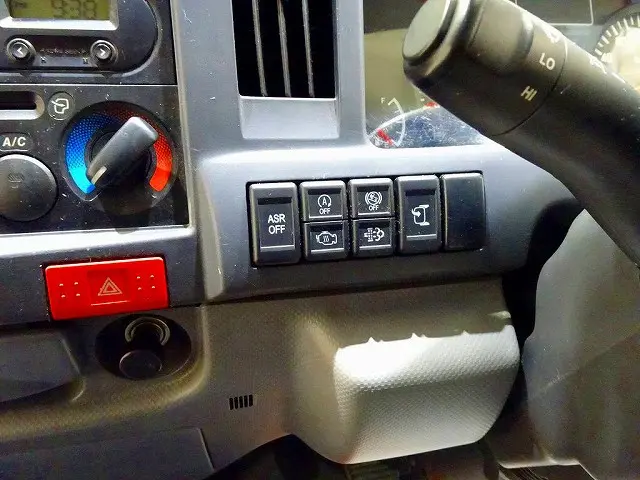 いすゞ エルフ TRG-NJR85A(2WD)の写真11