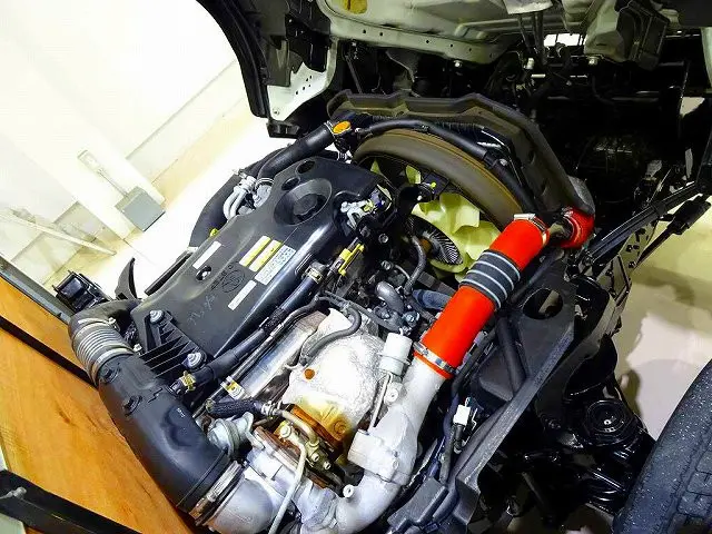 エンジンルーム|いすゞ エルフ TRG-NJR85A(2WD)の写真31