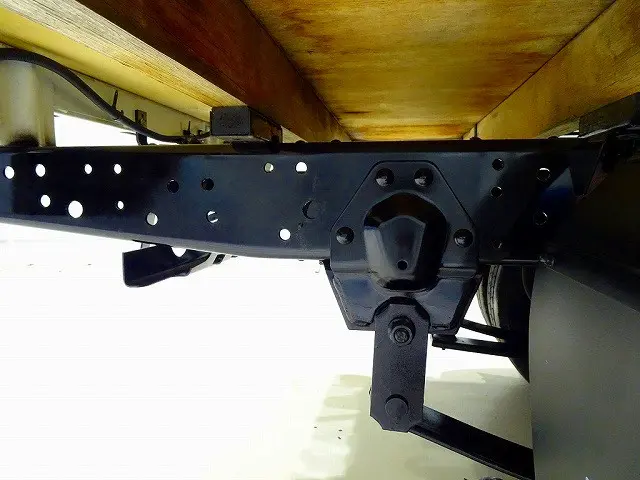 燃料タンク75L　シャーシは 錆止め/マフラー塗装 仕上げに力を入れています。|いすゞ エルフ TRG-NJR85A(2WD)の写真41