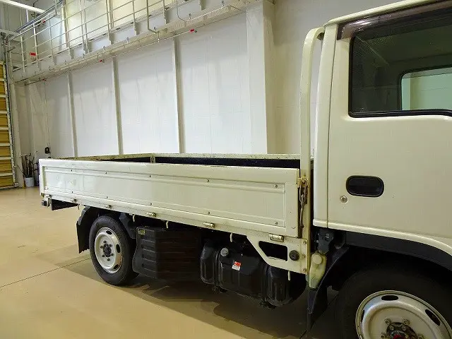いすゞ エルフ TRG-NHS85A(4WD)の写真22