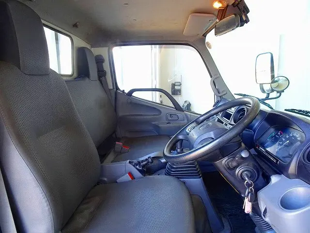 トヨタ ダイナ 2RG-XZU605(2WD)の写真6