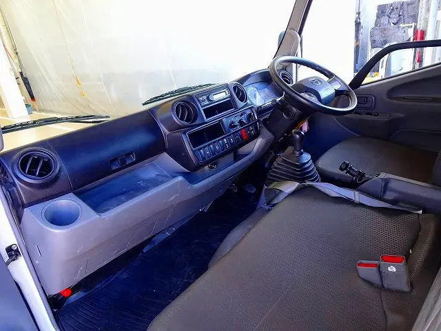 トヨタ ダイナ 2RG-XZU605(2WD)の写真7