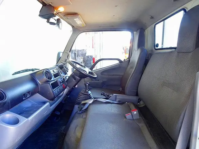トヨタ ダイナ 2RG-XZU605(2WD)の写真8