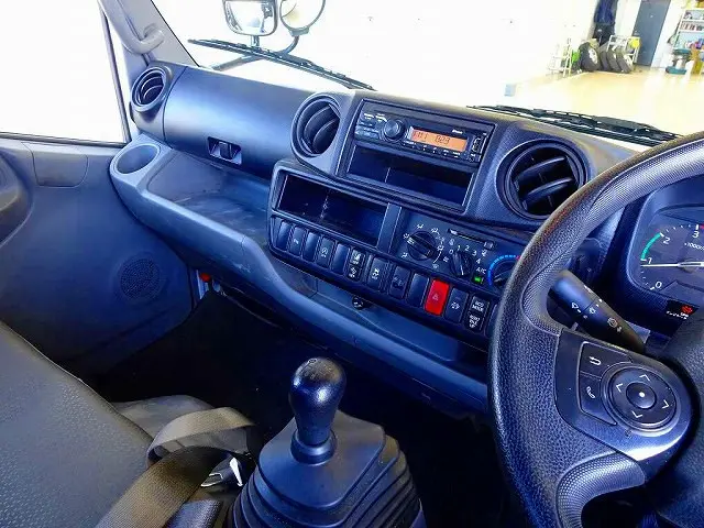 トヨタ ダイナ 2RG-XZU605(2WD)の写真9