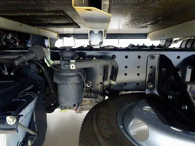 シャーシは 錆止め/マフラー塗装 仕上げに力を入れています。|トヨタ ダイナ 2RG-XZU605(2WD)の写真34