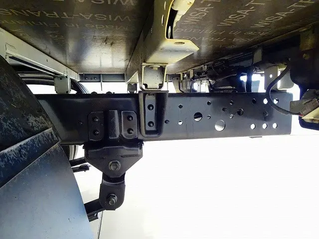 シャーシは 錆止め/マフラー塗装 仕上げに力を入れています。|トヨタ ダイナ 2RG-XZU605(2WD)の写真36