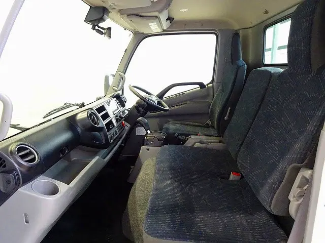 トヨタ ダイナ 2KG-XZU712(2WD)の写真8