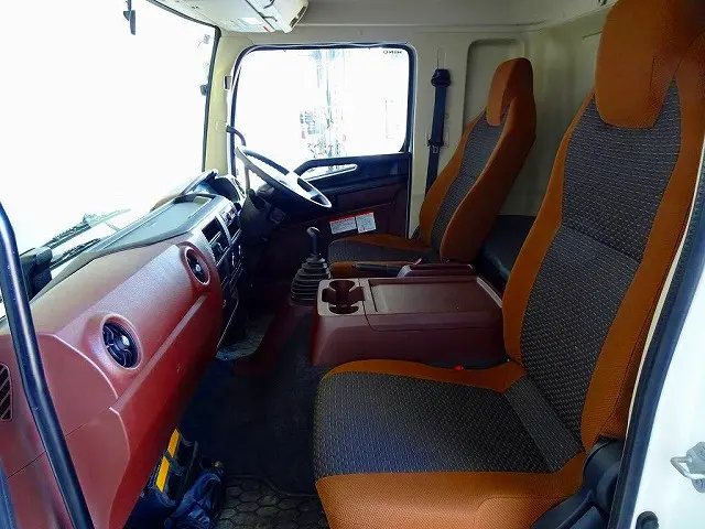 日野 レンジャー 2KG-FD2ABA(2WD)の写真9