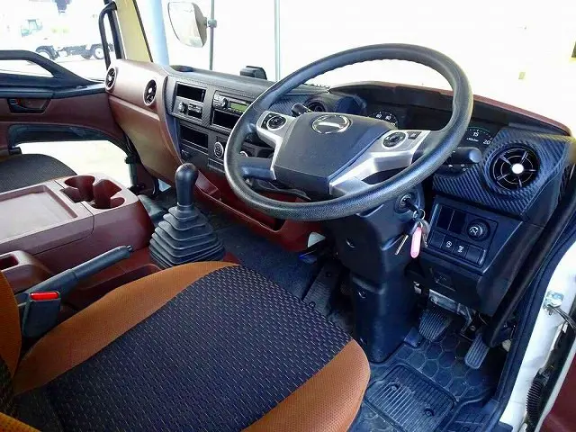 日野 レンジャー 2PG-FC2ABA(2WD)の写真5