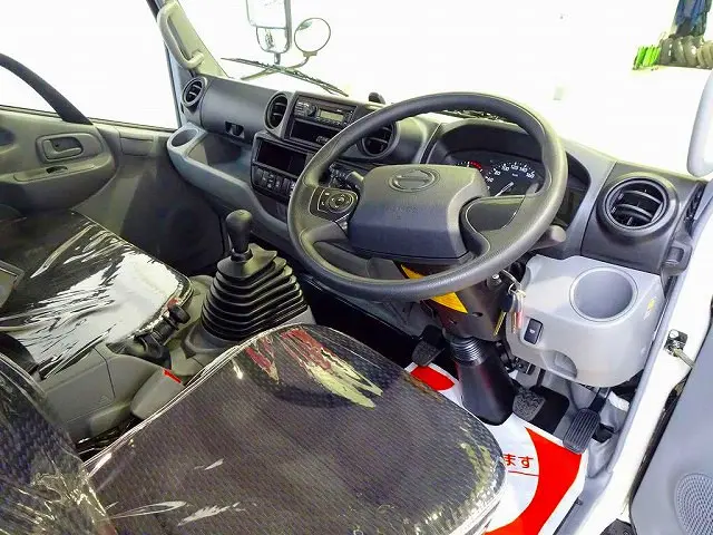 AC PS PW SRS ABS 集中ドアロック 左電格ミラー AM/FM ETC2.0 ルームミラー式バックモニター ドラレコ ターボ 排気ブレーキ ESスタート フロア6MT|日野 デュトロ 2KG-XZC605M(2WD)の写真5