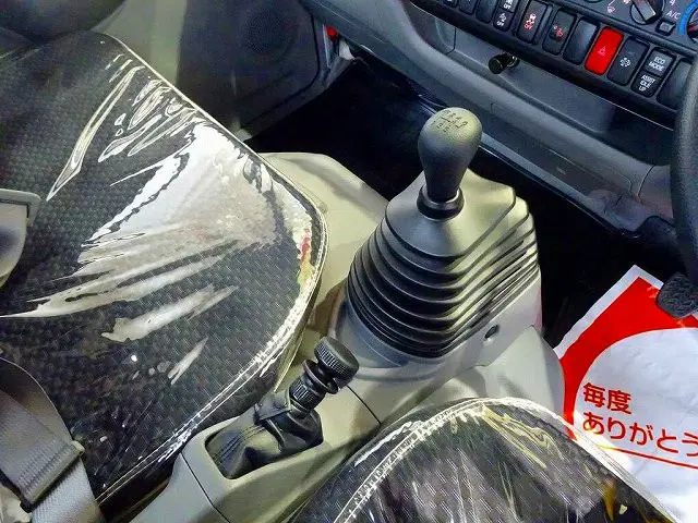 フロア6MT 電動パーキングブレーキ|日野 デュトロ 2KG-XZC605M(2WD)の写真16