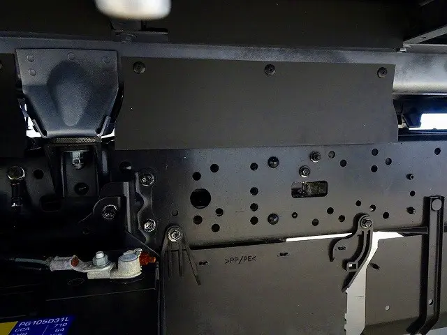 左シャシリア工具箱 シャーシは 錆止め/マフラー塗装 仕上げに力を入れています。|トヨタ ダイナ LDF-KDY281(4WD)の写真32