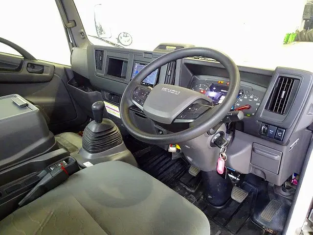 いすゞ エルフ 2RG-NPR88AC(2WD)の写真5